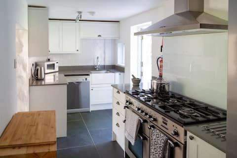 Charlestown Cottage, Woodburner, Gardens & Parking Екстериор снимка