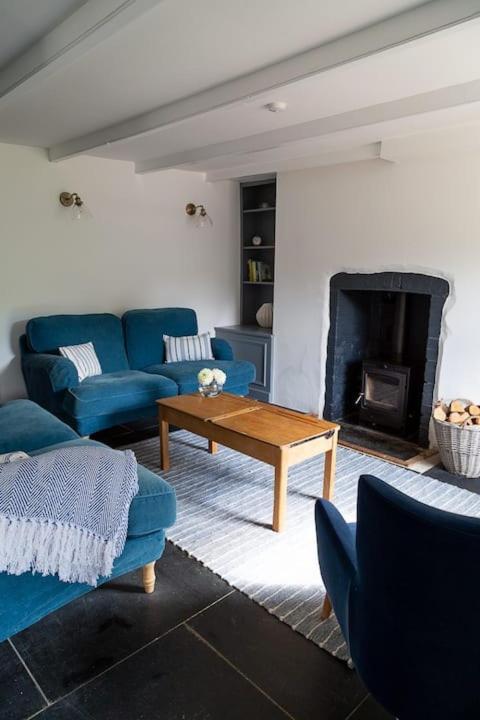 Charlestown Cottage, Woodburner, Gardens & Parking Екстериор снимка