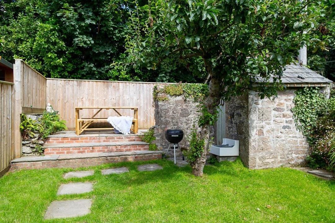 Charlestown Cottage, Woodburner, Gardens & Parking Екстериор снимка